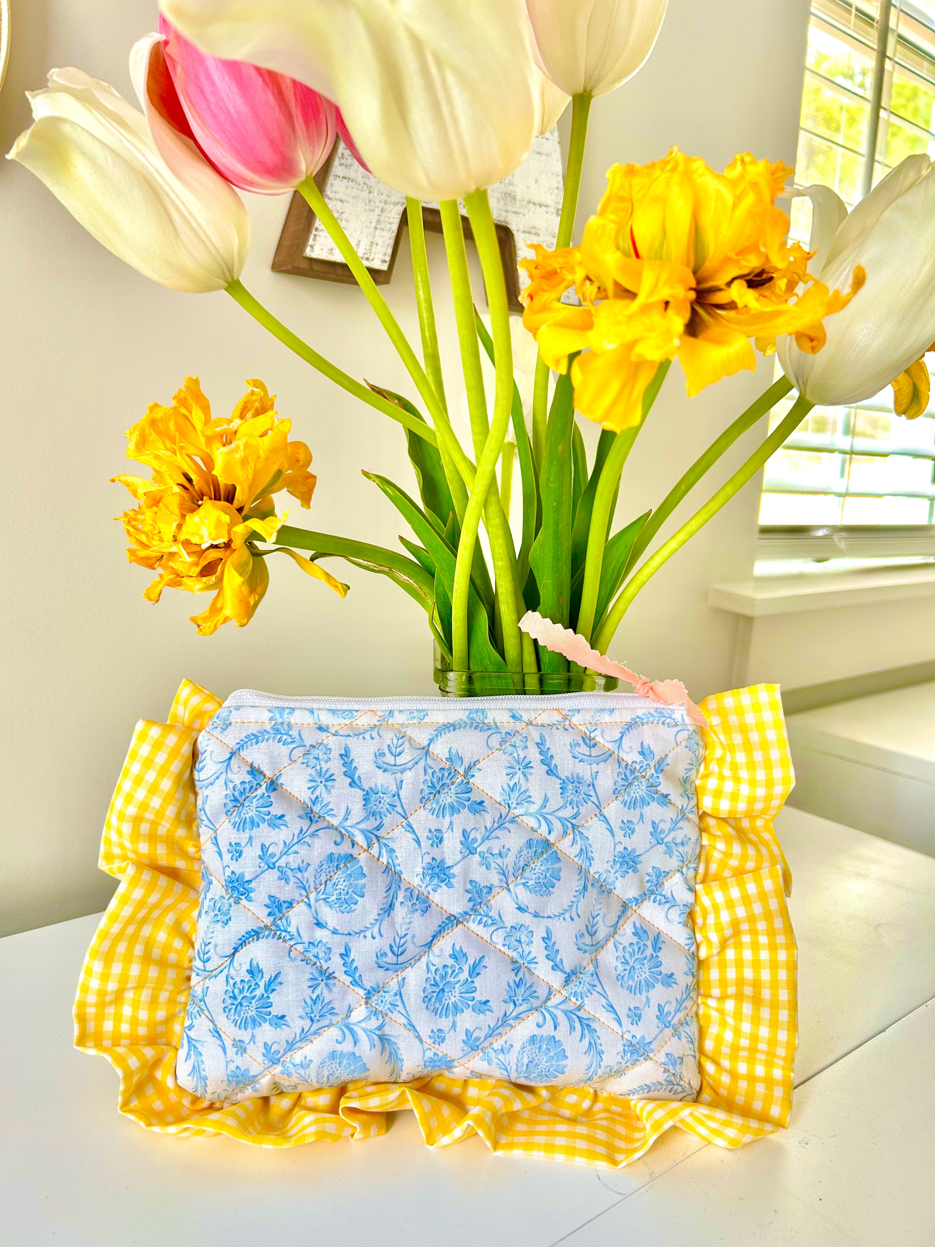 Delight Ruffle Zipper Pouch